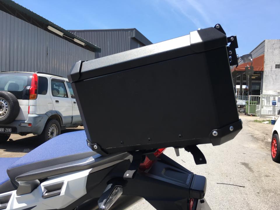 africa twin top box