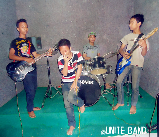 Unite band. Visual kei wiki. Unite band. &team новая японская группа. Японская группа the seasons.