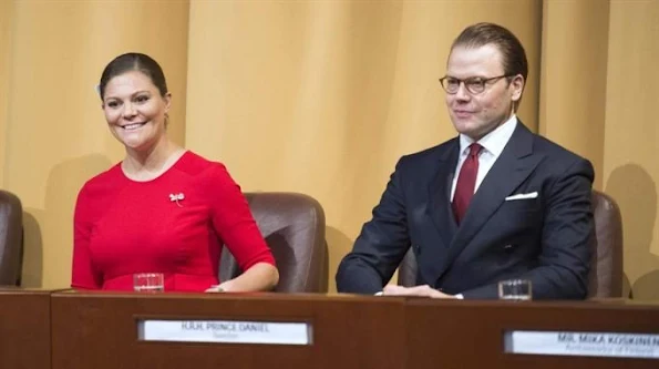 The Crown Princess couple is accompanied by Minister of Infrastructure Anna Johansson. The visit begin in Peru on 18 October and ends in Colombia on 23 October.