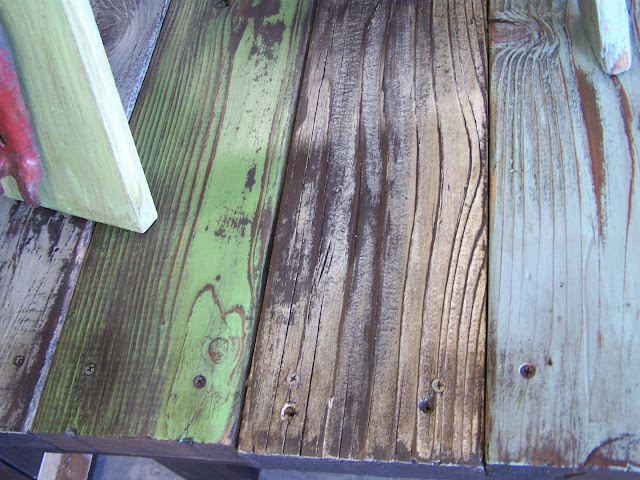 distressed reclaimed wood table http://bec4-beyondthepicketfence.blogspot.com/2011/07/in-distress.html