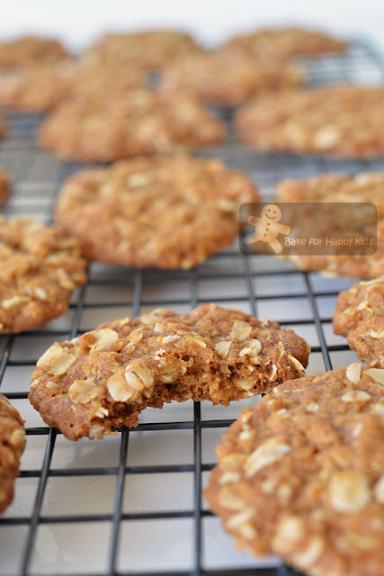 chewy crispy anzac biscuits cookies