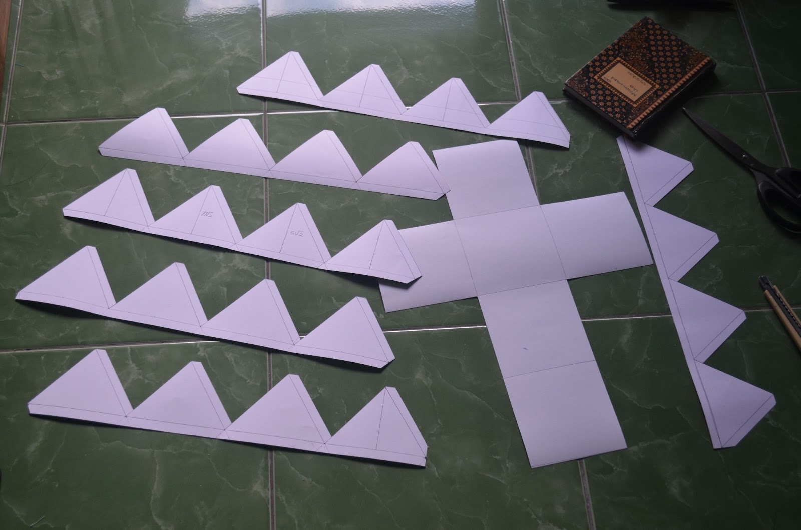 6 Limas Persegi di dalam 1 Kubus? - Tamtam house