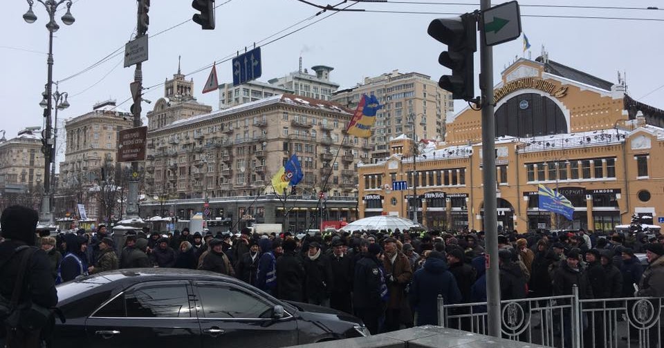 Движение киев. Дороги в центре киева. центр киева люди. фото людей в центре киева. зрвы в центре киева.