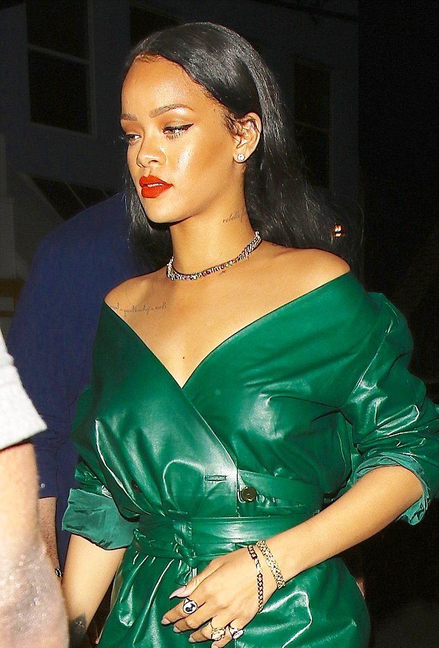 NTOMBILICIOUS: The Latest On The Latest: Rihanna Dress up for Mother`s ...