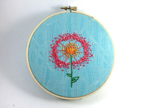 http://hugsarefun.com/dandelion-puff-embroidery-pattern/