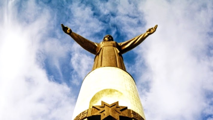 Статуя мать чувашия Статуя мать чувашия