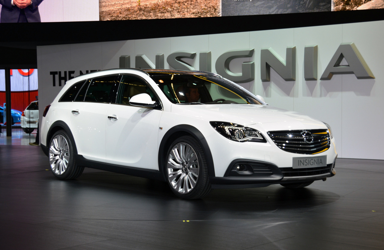 Automotiveblogz Opel Insignia Country Tourer Frankfurt 13 Photos