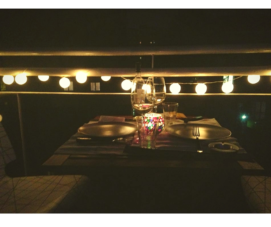 Interior relooking: come arredare un balcone stretto e lungo