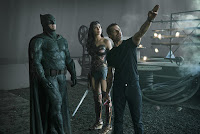 Ben Affleck, Gal Gadot and Zack Snyder on the set of Justice League (13)