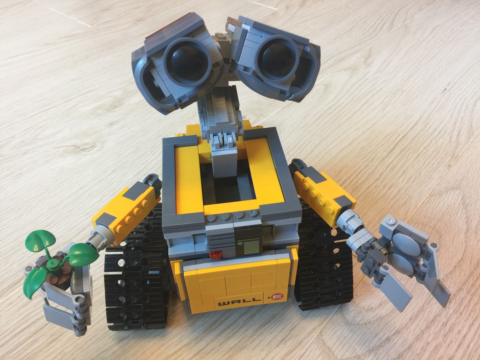 Norman's RC Blog Motorized WallE by Infrared Remote Control & SBrick