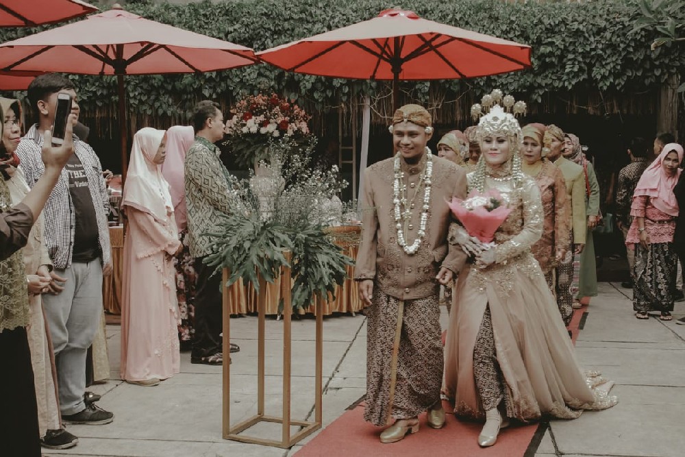 pakaian pernikahan klasik