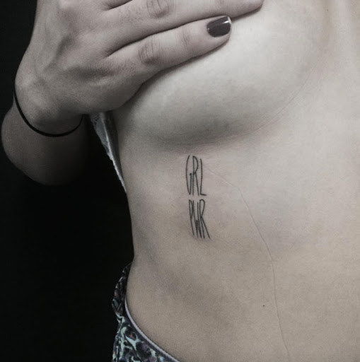Este alongada underboob tat