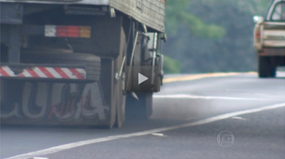 http://g1.globo.com/jornal-nacional/noticia/2015/06/motoristas-de-onibus-e-caminhoes-burlam-lei-e-aumentam-poluicao.html