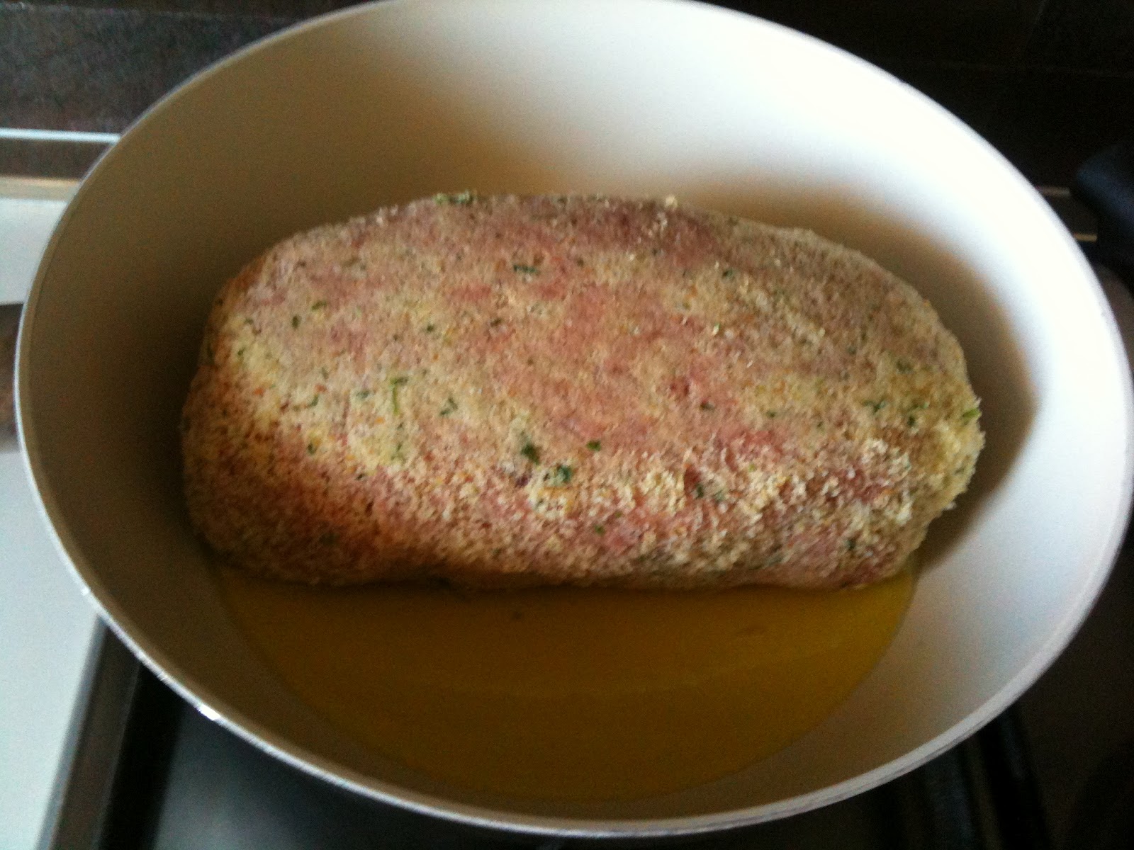 SQUISITO POLPETTONE TIEPIDO CON SALSA DI YOGURT GRECO E SENAPE