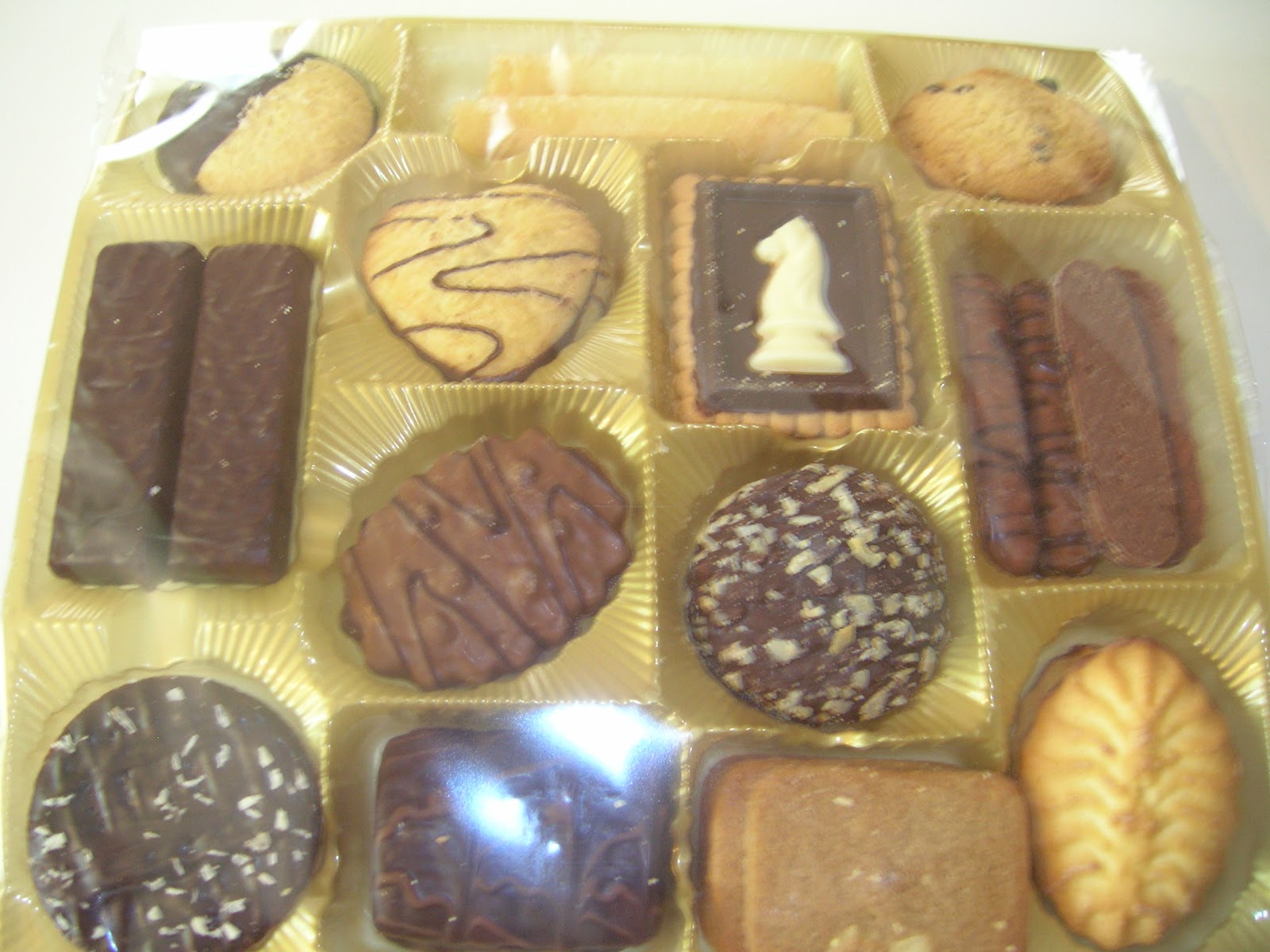 durhamonthecheap Food review Aldi cookies Continential Assorted Cookies