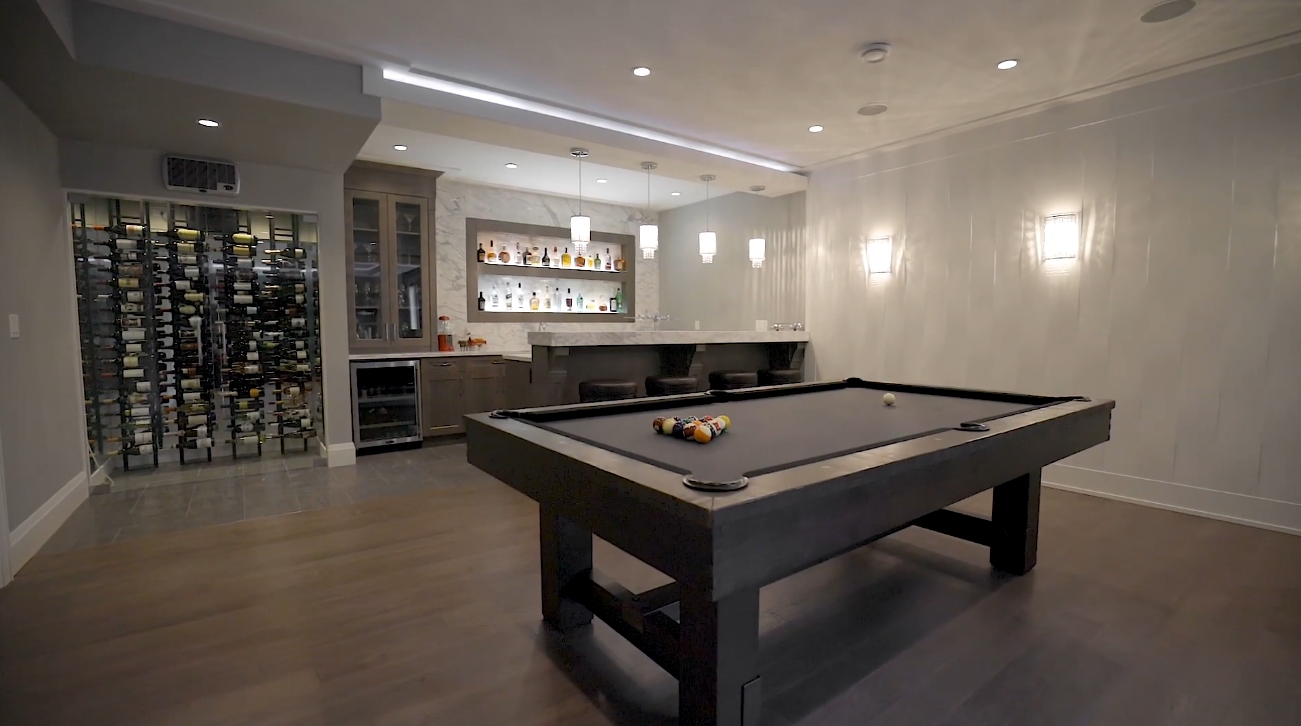 36 Photos vs. 15911 39A Avenue, South Surrey, BC - Sotheby's International Realty Canada - Luxury Home & Interior Design Video Tour