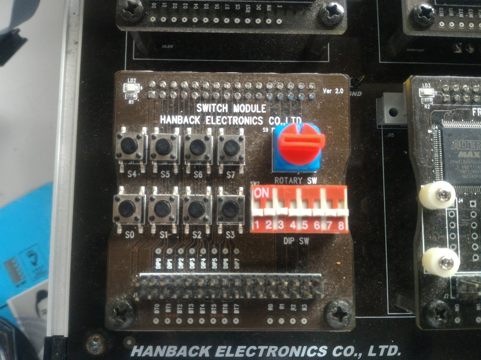 Percobaan Menampilkan Tulisan Bergerak Dari Kiri Ke Kanan