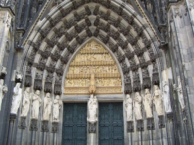 Fotografía de la entrada principal a la Catedral