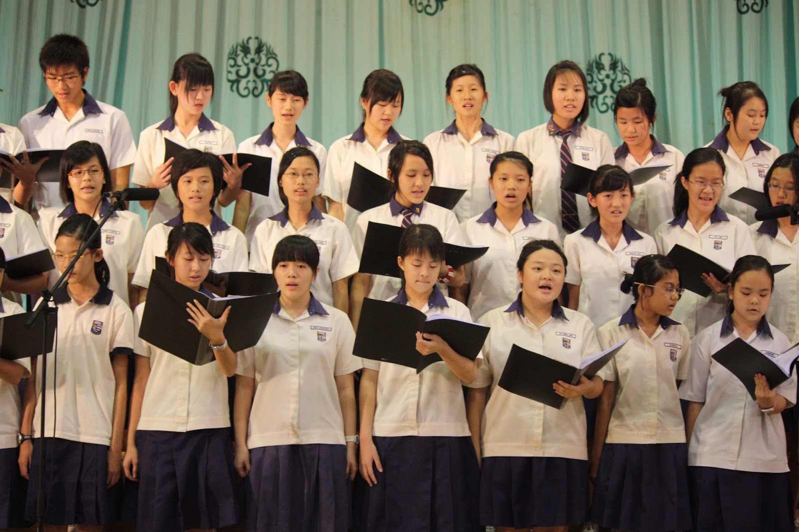 Foto Seragam Sekolah SMA Se Asia Tenggara - WHUSSAYA