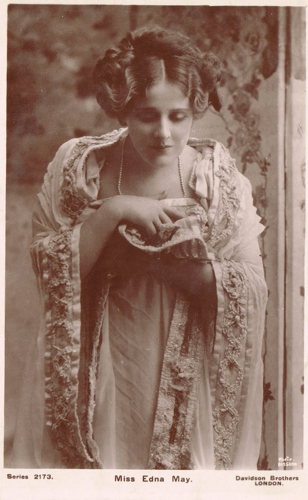 Lost in the past Edna May Edwardian actress biography oldpostcards