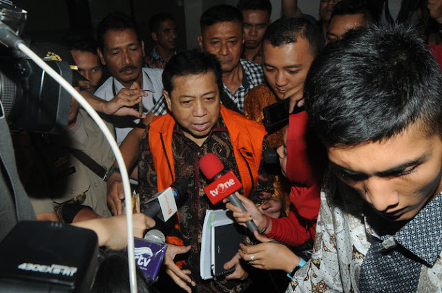 Fahri Hamzah kasih sepeda bagi yang bisa hitung kerugian negara dari kasus e-KTP Fahri Hamzah kasih sepeda bagi yang bisa hitung kerugian negara dari kasus e-KTP