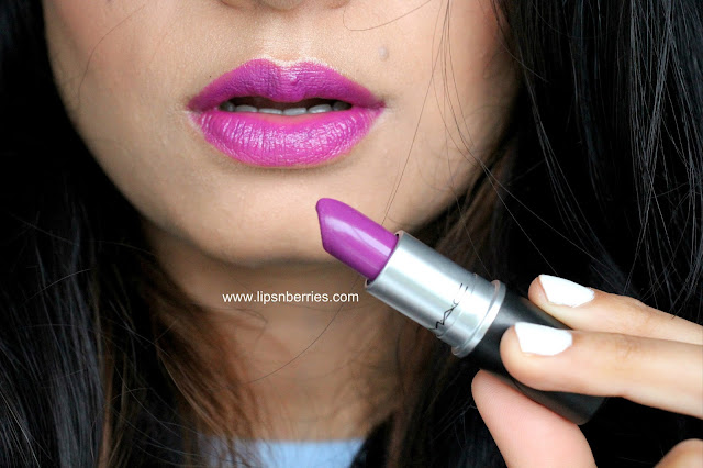MAC stylists tip lipstick swatch