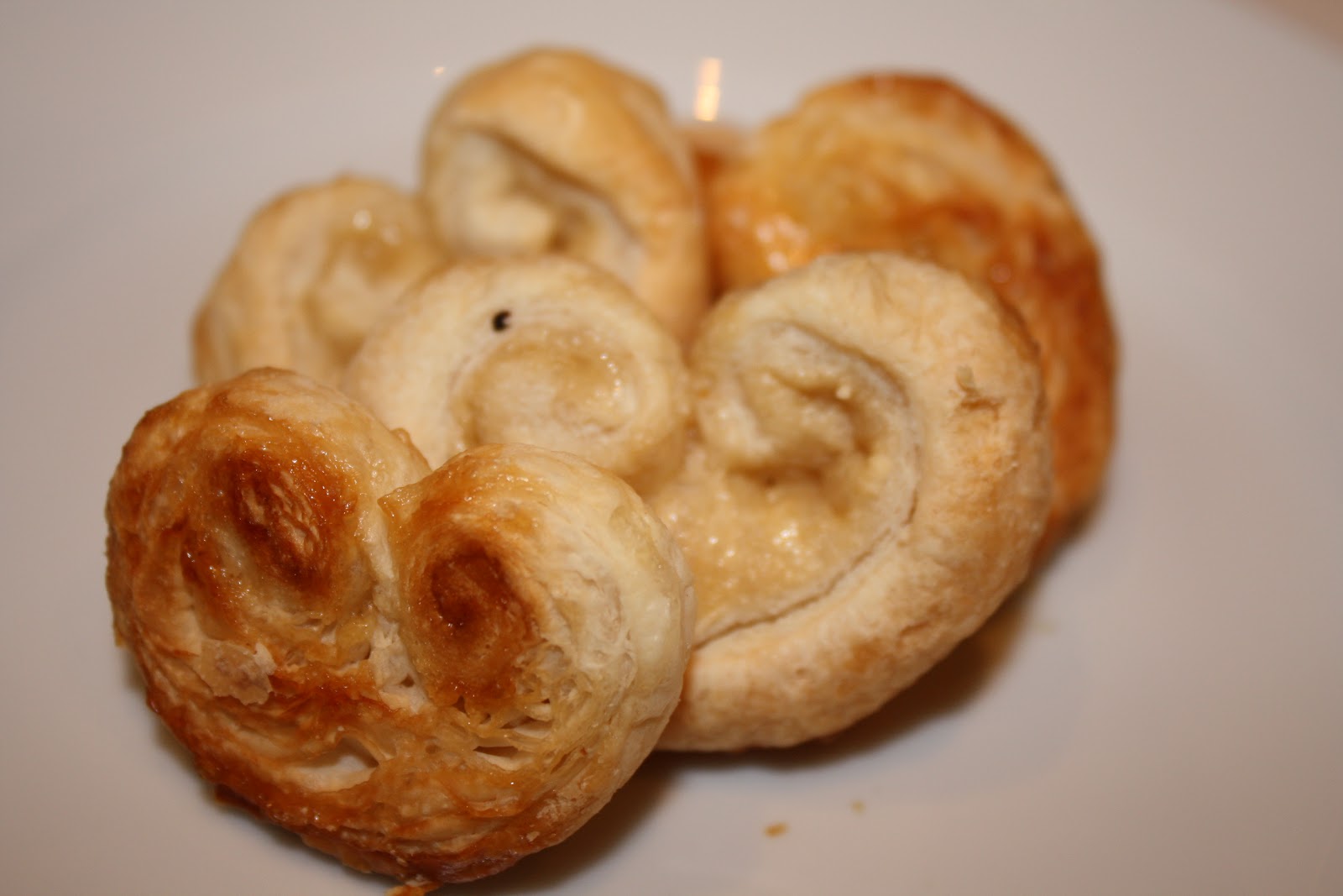 A Cherry on Top.: Kekserl backen vegan Pt.II - &ldquo;Schweineöhrchen&rdquo; aus