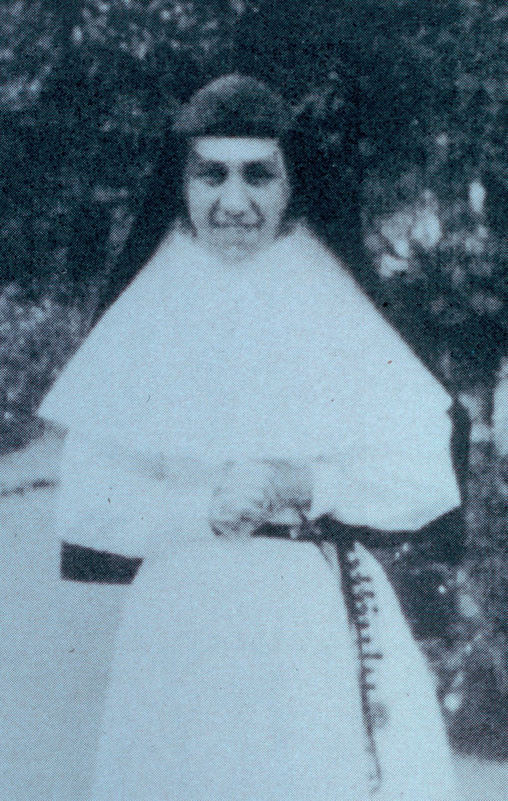 12 Fascinating Vintage Photos of Mother Teresa When She Was Young