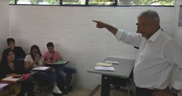 AMLO visito la Facultad de Derecho-UNAM e impartió clase sobre la Constitución (video) 