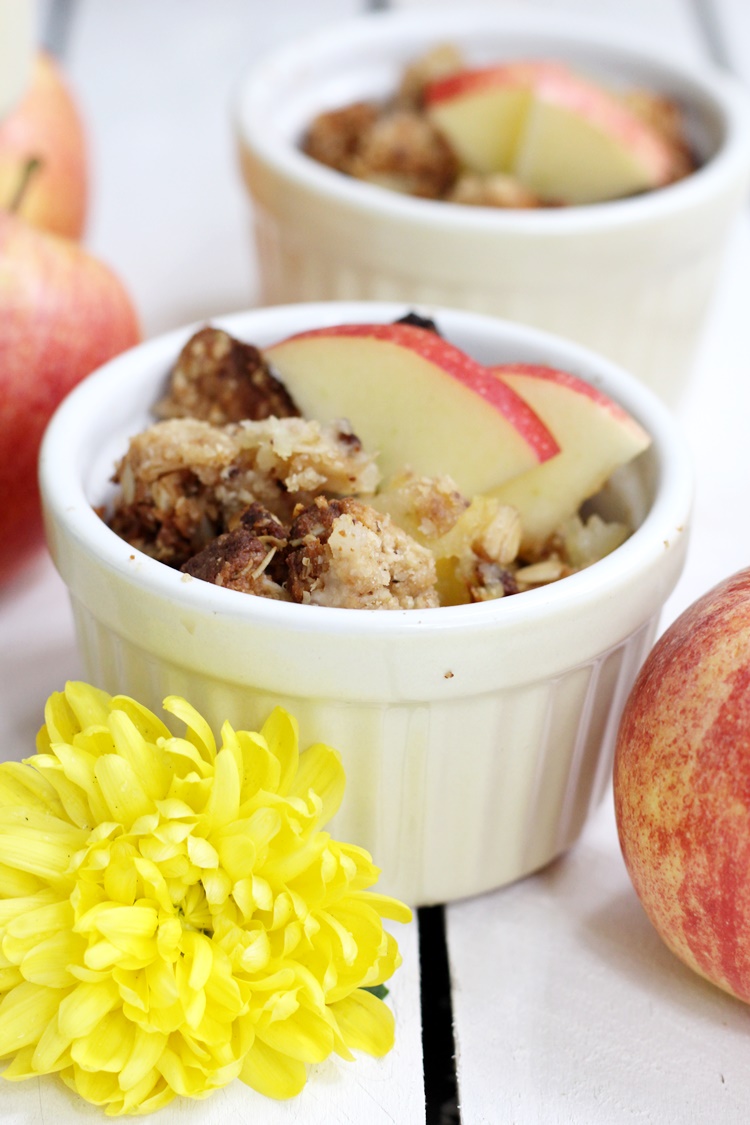 Bratapfel-Marzipan Crumble mit Schuss - Biskuitwerkstatt