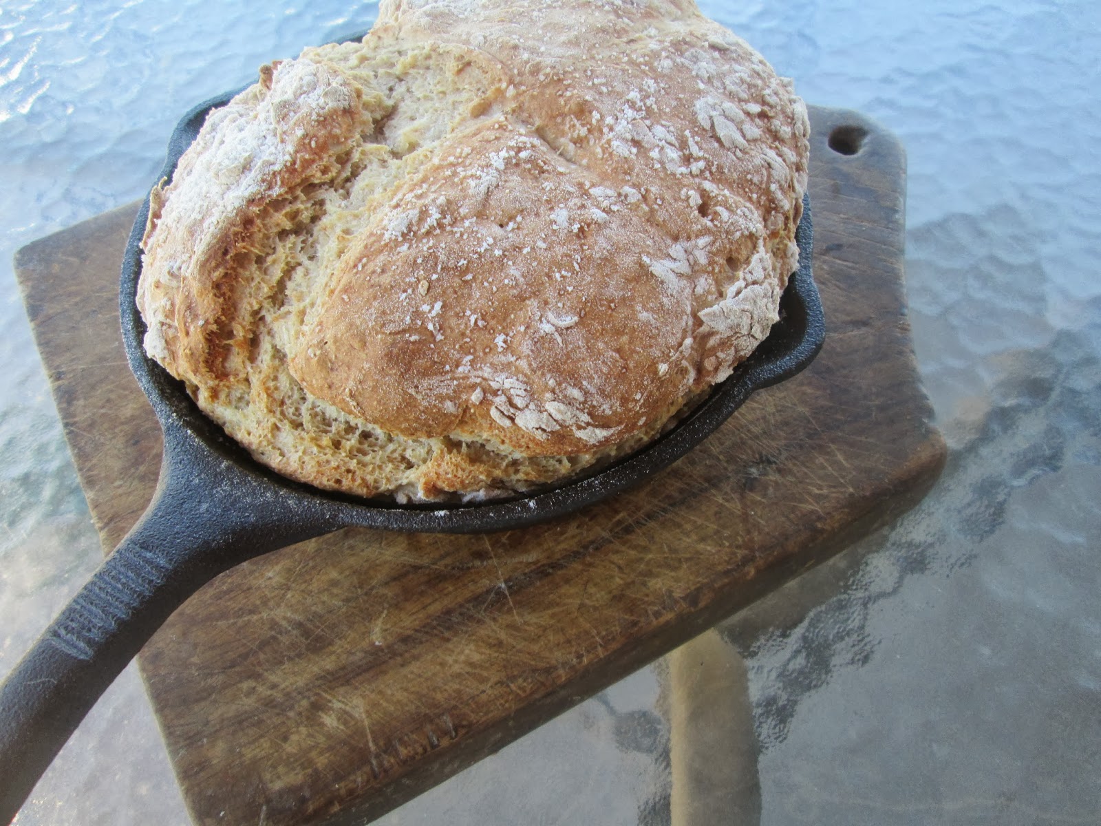 Canela kitchen gloria  Rustic bread in iron skillet 