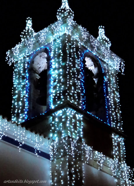 Aqui ficam algumas imagens, sem nenhum critério de ordem em especial, que resumem um pouco, do ambiente fantástico, que se viveu nas noites de festa, aqui na Ericeira, durante este mês de Setembro. / Here are some images, without any order in particular, which give an idea of the terrific atmosphere, felt by all who came to the party nights here in Ericeira, during this month of September.