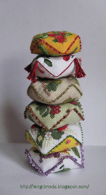 Ягодка к ягодке. Клубника Ягодка к ягодке. Клубника