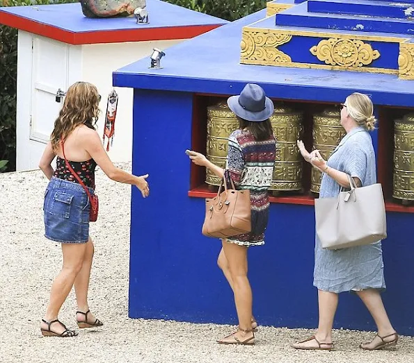 Crown Princess Mary of Denmark and her friends visited Crystal Castle & Shambhala Gardens in Byron Bay