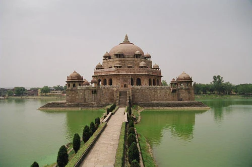 Sher Shah Suri's tomb at Sasaram, Bihar, India