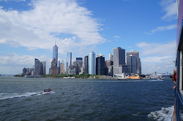  New York, NYC, NY, Big Apple, things to do, Budget, Cheap, Free, backpacker, Student, Traveller, traveler, saving money, advice, tips, tricks, eating for cheap, food, subway, Accommodation, hostel, hotel, dollar pizza, hotdogs, street carts, Restaurants, diners, Staten Island ferry, coney island, beach, boroughs, queens, brooklyn, manhattan, staten island, bronx, museums, galleries, free entry, free museum day, new york pass, shopping, walking tours, movie locations new york, parks, highline, central park, Washington square park, bryant park, Jamaica bay wildlife reserve, Brooklyn Bridge, Grand Central, New York Public library, Kayak on the Hudson, Baseball, mets, yankees, Statue of Liberty, Ellis Island, 