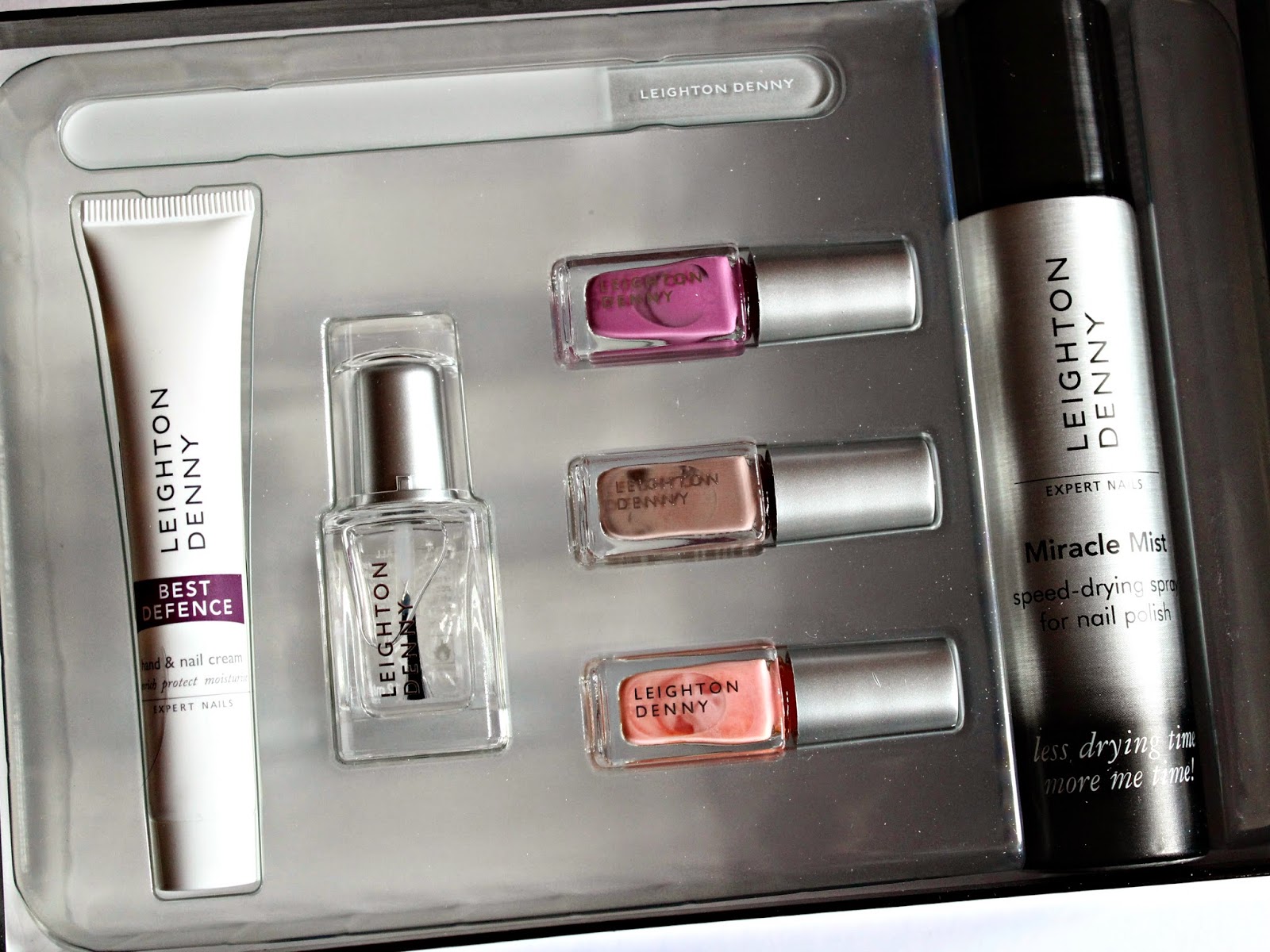 A picture of a Leighton Denny Expert Nails Kit