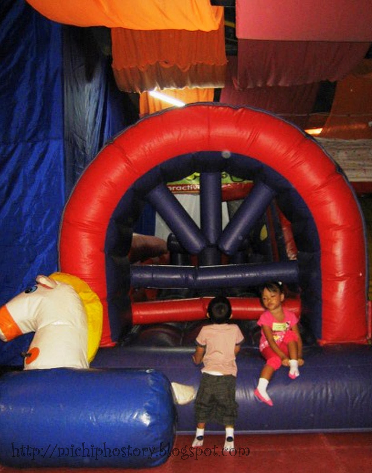 Michi Photostory Jump, Bounce N Play