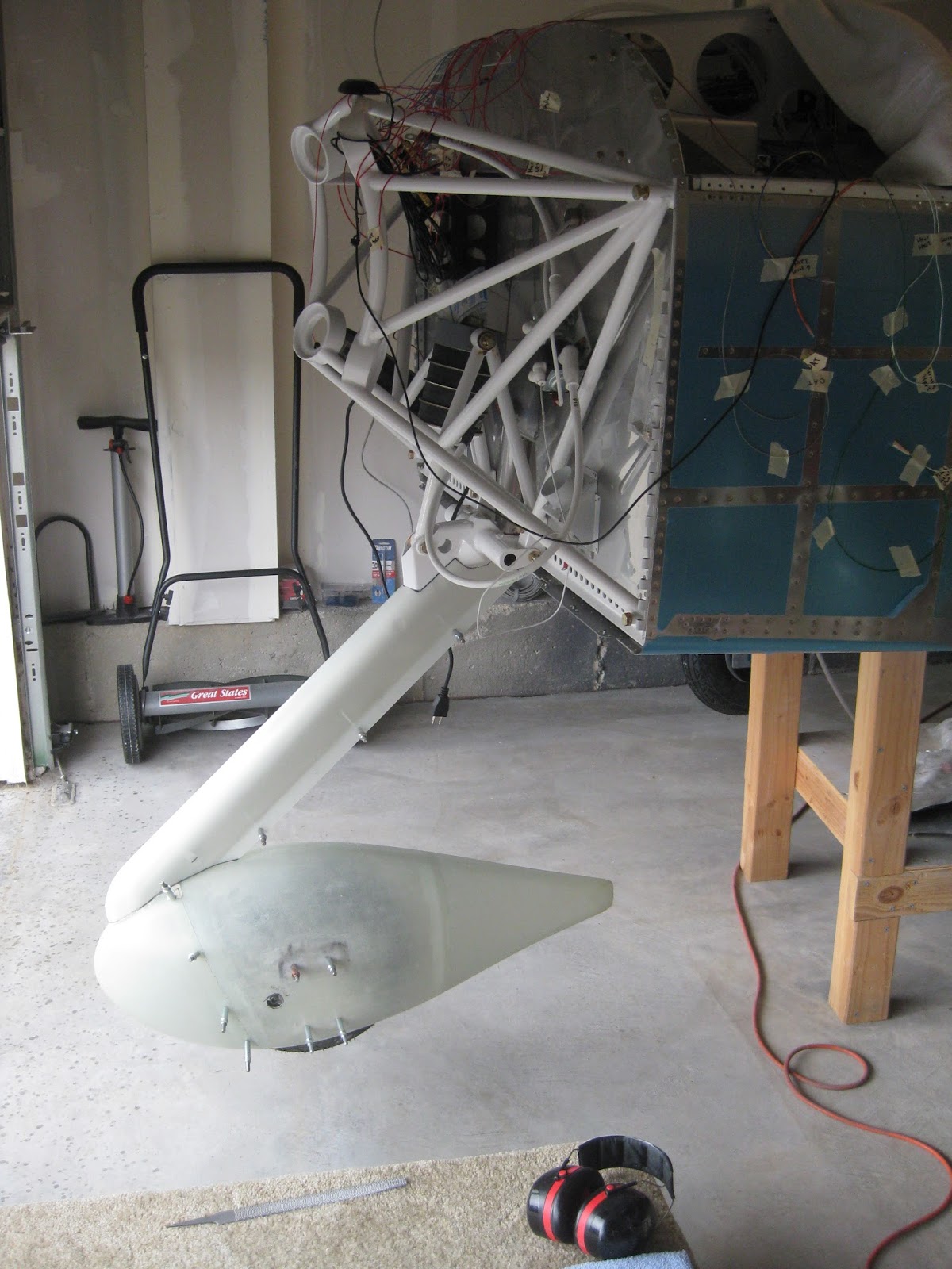 E's Van's RV14A Finish Tricycle Landing Gear and Wheel Fairings.