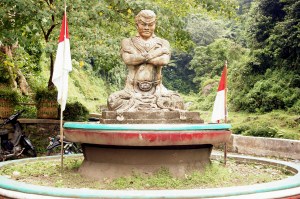 Air Terjun Madakaripura, Muksanya Patih Gajah Mada - Bali Backpacker