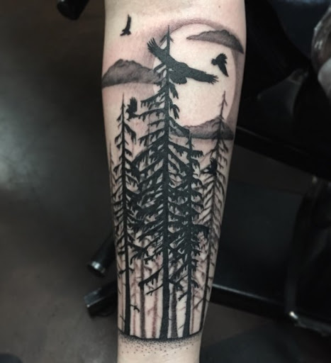 Ficar alto e orgulhoso de suas conquistas assim como a sua tatuagem. É muito simples o que o torna uma tatuagem deve ter.
