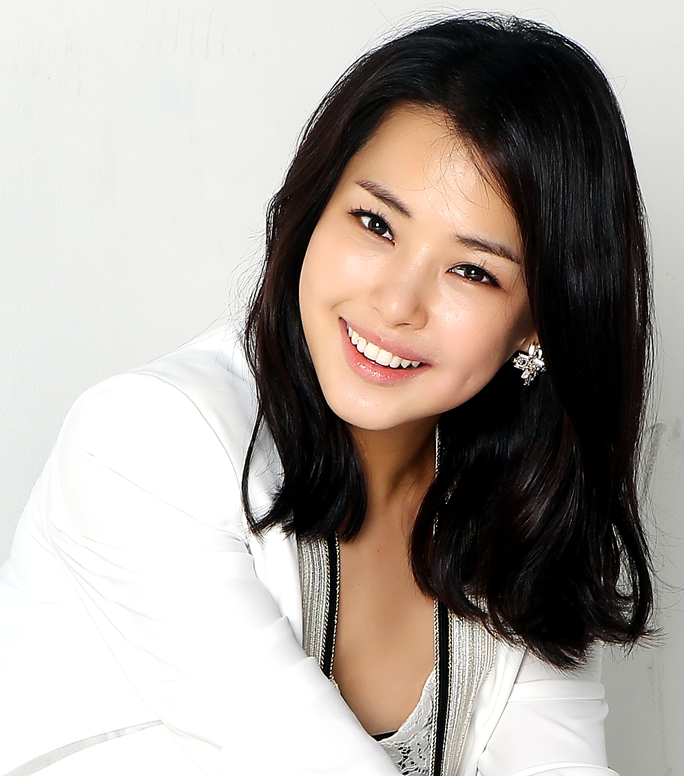 Peaches and Cream: femme: LEE HA-NUI 이하늬