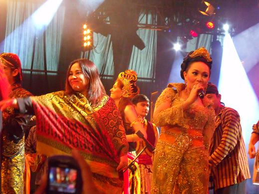 Foto-Foto Nunung - Baca Saja