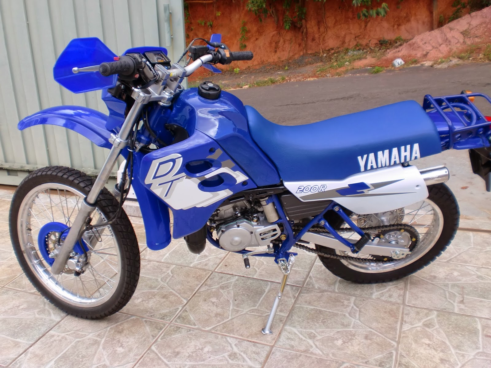 Beto pinturas e restaurações de motos: DT 200 1998