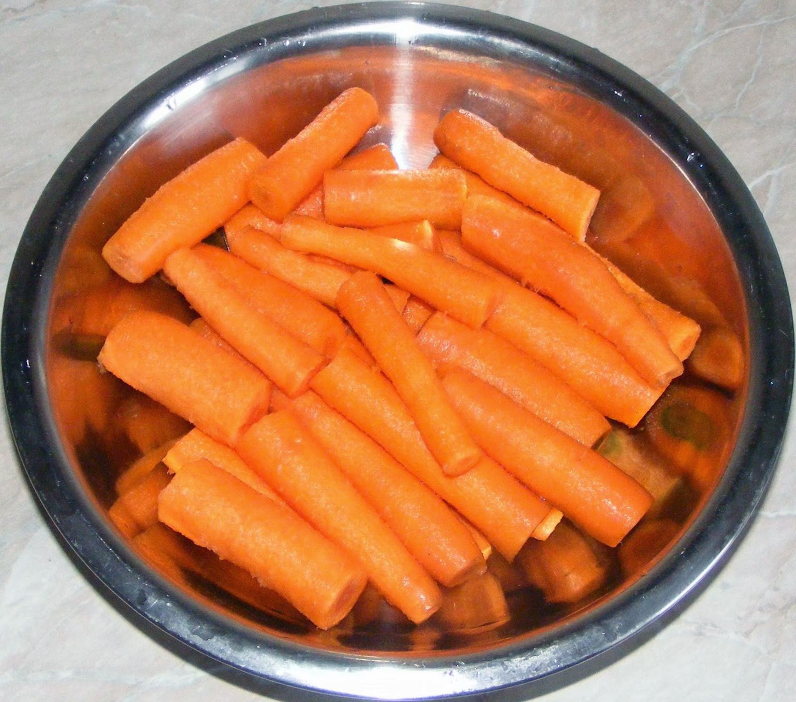 ingrediente dulceata de morcovi, cum se face dulceata de morcovi, cum facem dulceata de morcovi, cum se prepara dulceata de morcovi, retete si preparate culinare dulceata de morcovi, retete dulceata, morcovi, retete cu morcovi, preparate din morcovi, morcov, legume, 