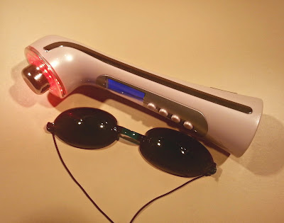 Truly Clear2 light therapy unit and goggles