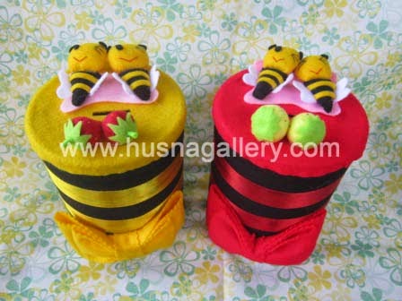 Celengan Hias Kain Flanel Lebah - Husna Gallery