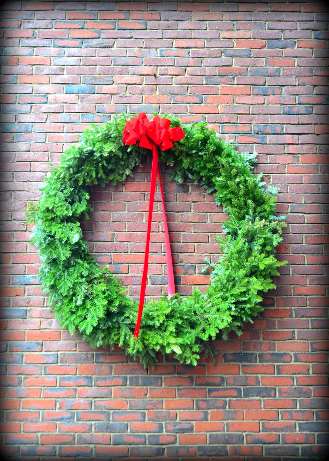 12 Pics of Christmas 5 Brick Wreath