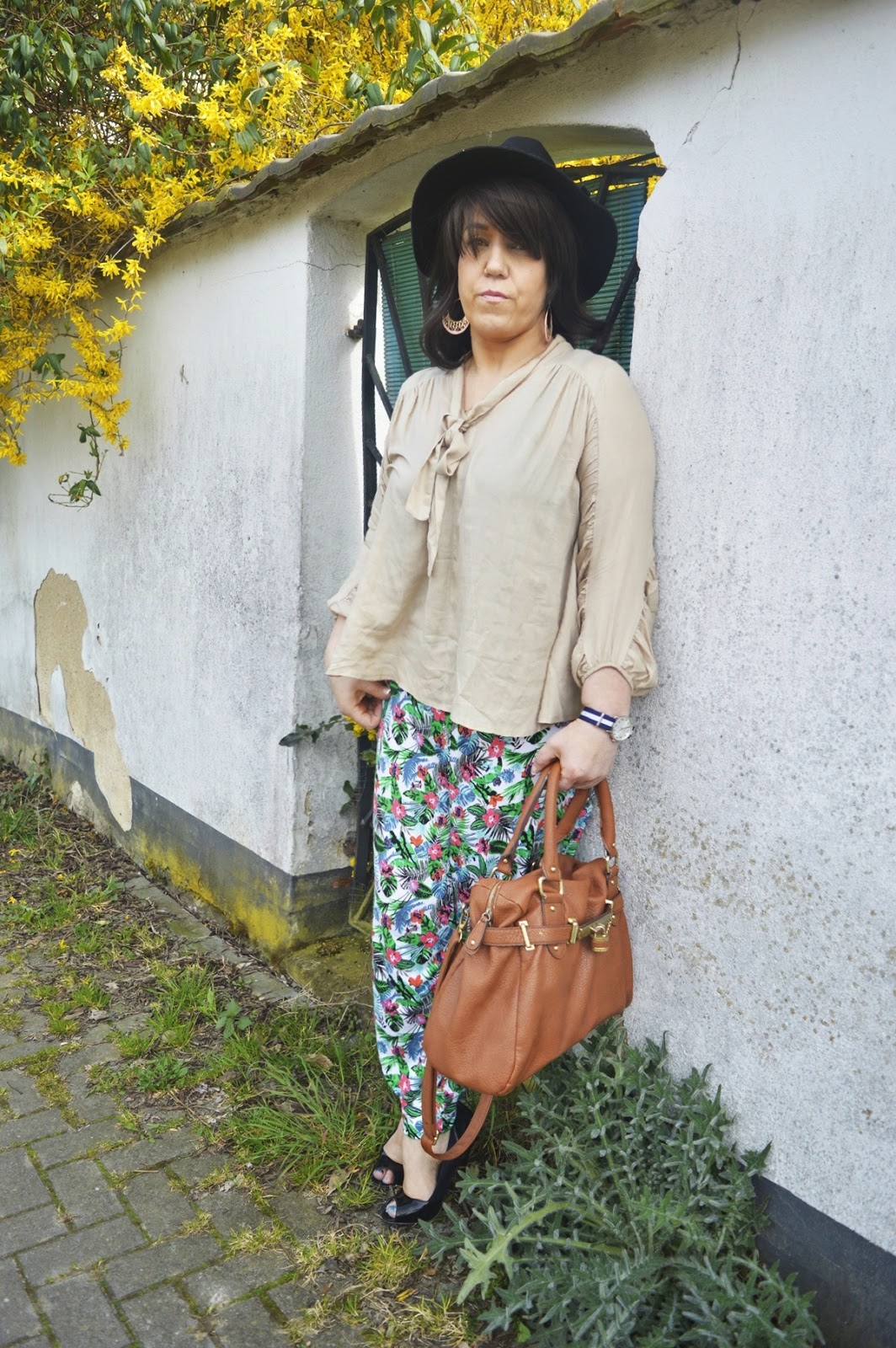 Harem pants & blouse | ANNIE - Online Magazine for Fashion Lifestyle Beauty