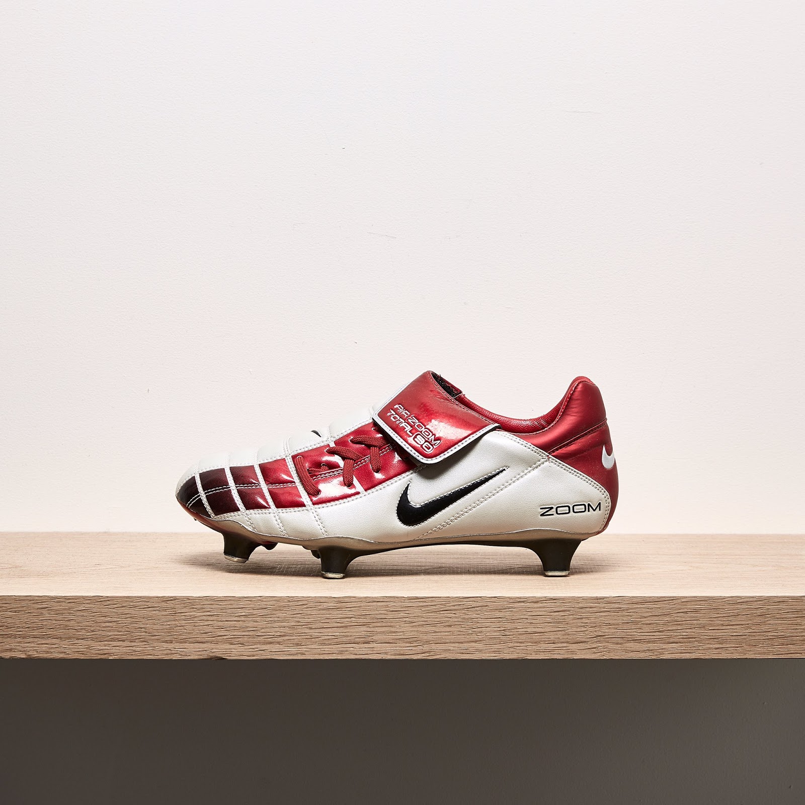 maníaco alcanzar presupuesto Closer Look: Nike Air Zoom Total 90 II 2002 Football Boots - Footy Headlines